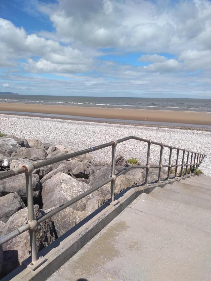 D24 Is A 2 Bedroom 6 Berth Caravan Close To The Beach On Whitehouse Leisure Park In Towyn Near Rhyl With Decking And Private Parking Space This Is A Pet Free Caravan Abergele Exteriör bild